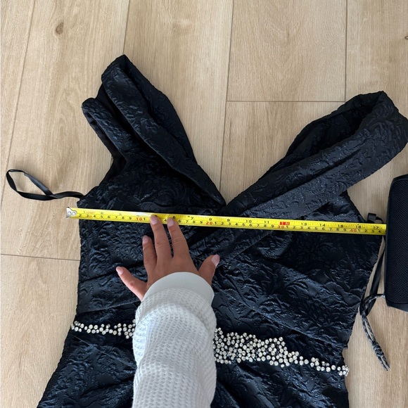 TERANI GOWN - Picture 8 of 11